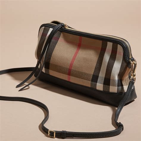 burberry clutch handbags.